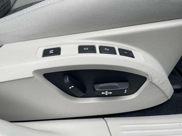 ボルボ Ｖ４０ Ｔ３　モメンタム H30年 (東北) 99