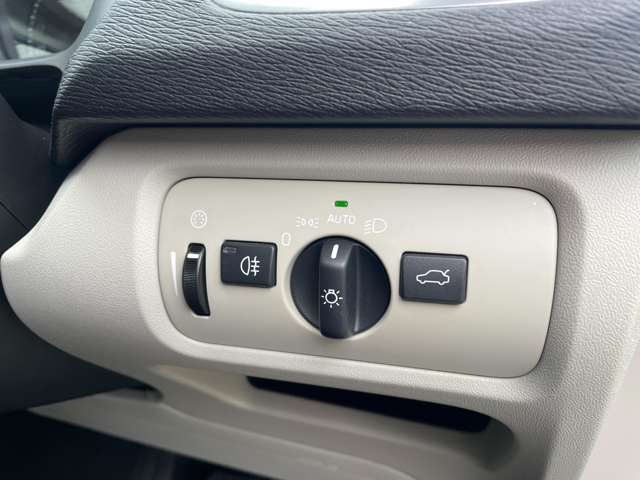 ボルボ Ｖ４０ Ｔ３　モメンタム H30年 (東北) 99