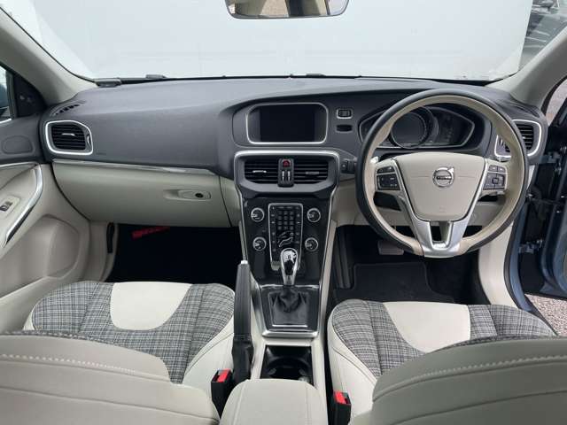 ボルボ Ｖ４０ Ｔ３　モメンタム H30年 (東北) 99