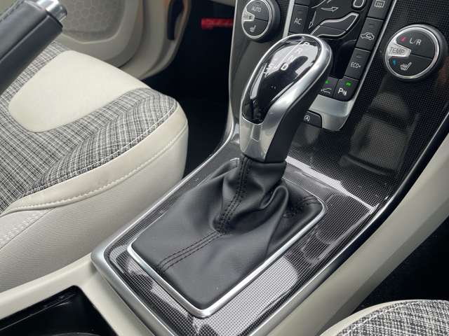 ボルボ Ｖ４０ Ｔ３　モメンタム H30年 (東北) 99