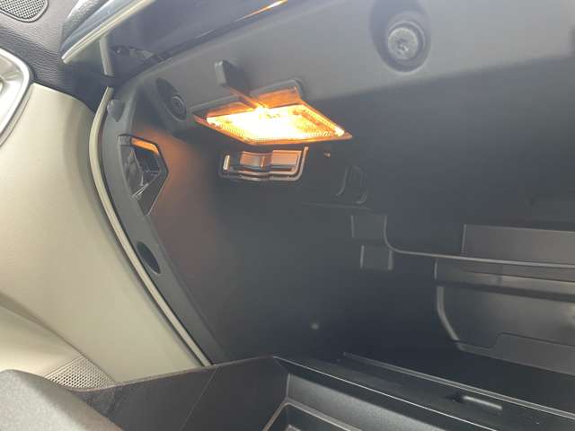 ボルボ Ｖ４０ Ｔ３　モメンタム H30年 (東北) 99