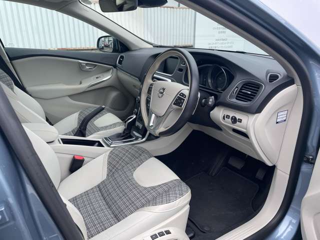 ボルボ Ｖ４０ Ｔ３　モメンタム H30年 (東北) 99