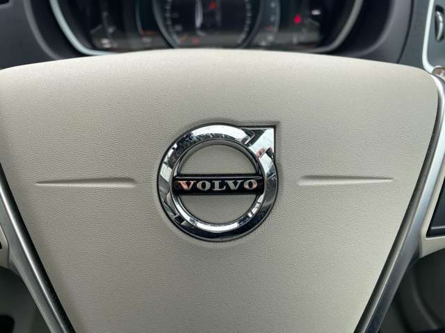 ボルボ Ｖ４０ Ｔ３　モメンタム H30年 (東北) 99