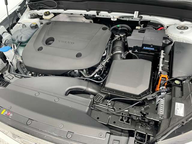 ボルボ ＸＣ４０ ウルトラ Ｂ４ ＡＷＤ ４ＷＤ R7年 (東北) 99