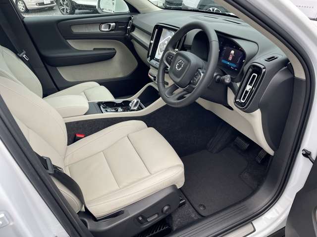 ボルボ ＸＣ４０ ウルトラ Ｂ４ ＡＷＤ ４ＷＤ R7年 (東北) 99