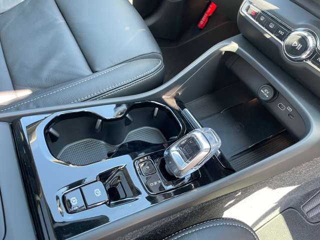 ボルボ ＸＣ４０ ウルトラ Ｂ４ ＡＷＤ ４ＷＤ R6年 (東北) 99