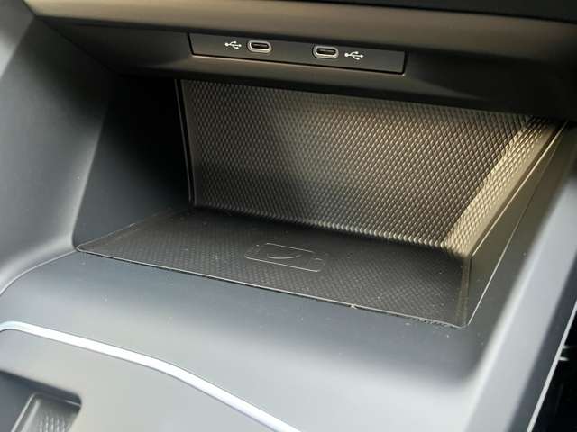 フォルクスワーゲン ゴルフ ｅＴＳＩ　アクティブ　プラチナム　エディション R5年 (近畿) 99