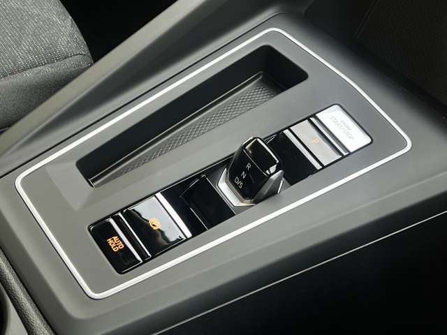 フォルクスワーゲン ゴルフ ｅＴＳＩ　アクティブ　プラチナム　エディション R5年 (近畿) 99