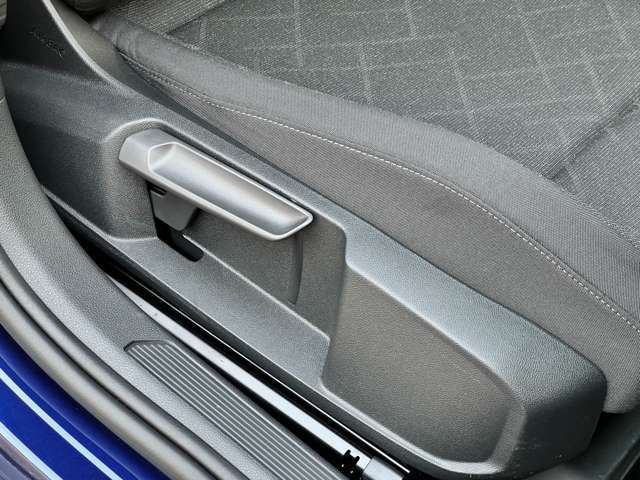 フォルクスワーゲン ゴルフ ｅＴＳＩ　アクティブ　プラチナム　エディション R5年 (近畿) 99