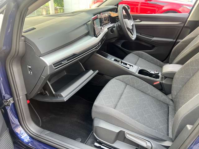 フォルクスワーゲン ゴルフ ｅＴＳＩ　アクティブ　プラチナム　エディション R5年 (近畿) 99