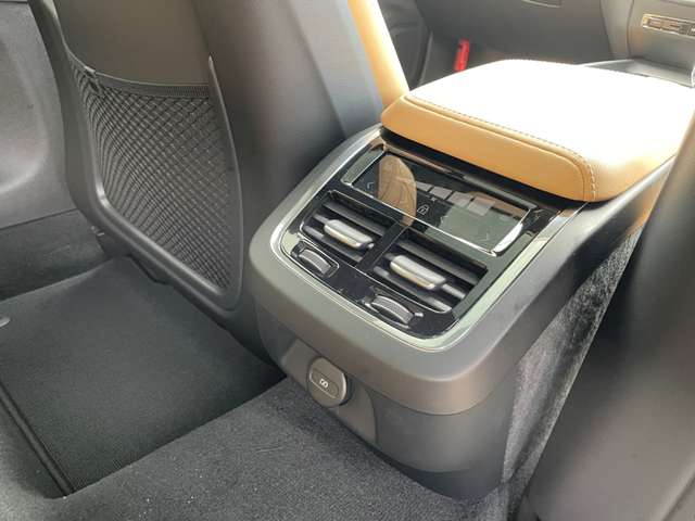 ボルボ Ｖ６０クロスカントリー ウルトラ Ｂ５ ＡＷＤ ４ＷＤ R7年 (東北) 99