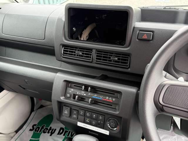 ダイハツ ハイゼットトラック ６６０ エクストラ ３方開 ４ＷＤ R7年 (近畿) 99