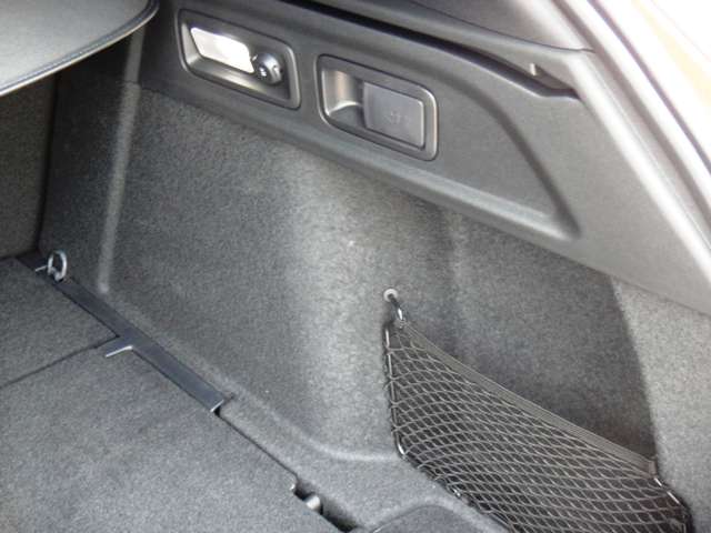 プジョー ３０８ＳＷ ＧＴ ブルーＨＤＩ ディーゼルターボ R7年 (東北) 99