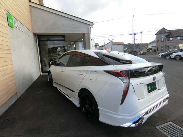 トヨタ プリウス １．８ Ａ ツーリングセレクション H28年 (中国) 99