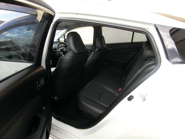 トヨタ プリウス １．８ Ａ ツーリングセレクション H28年 (中国) 99