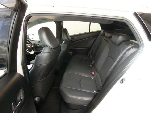 トヨタ プリウス １．８ Ａ ツーリングセレクション H28年 (中国) 99