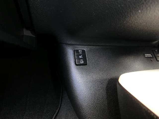 トヨタ プリウス １．８ Ａ ツーリングセレクション H28年 (中国) 99