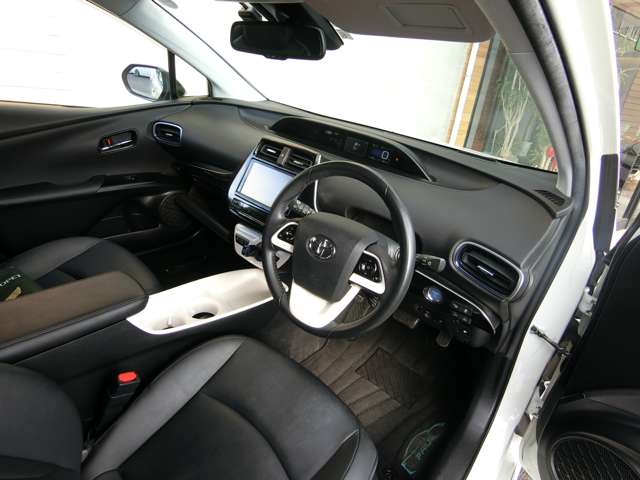 トヨタ プリウス １．８ Ａ ツーリングセレクション H28年 (中国) 99