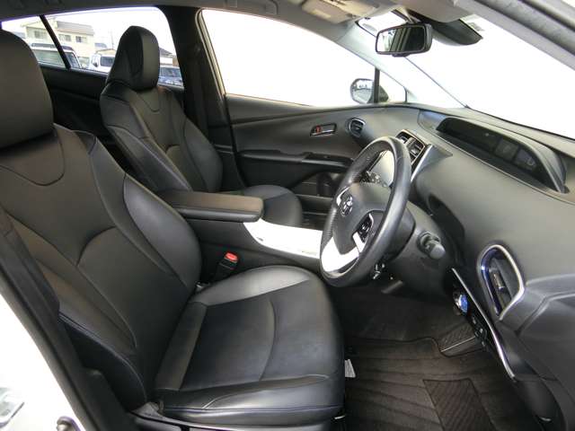 トヨタ プリウス １．８ Ａ ツーリングセレクション H28年 (中国) 99