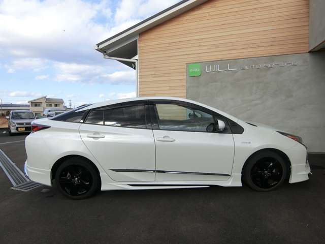 トヨタ プリウス １．８ Ａ ツーリングセレクション H28年 (中国) 99