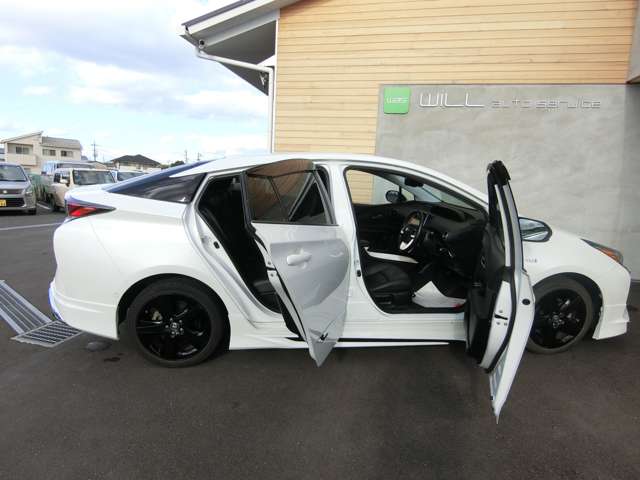 トヨタ プリウス １．８ Ａ ツーリングセレクション H28年 (中国) 99