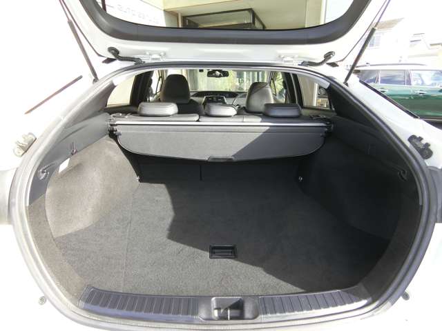 トヨタ プリウス １．８ Ａ ツーリングセレクション H28年 (中国) 99