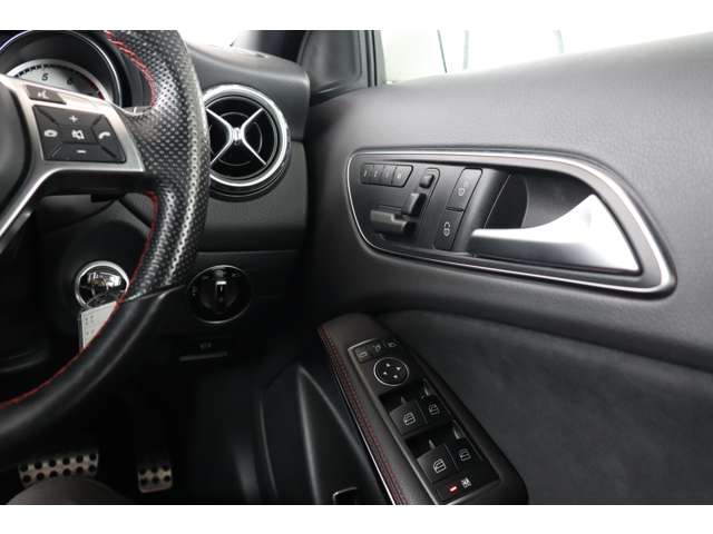 メルセデスベンツ ＧＬＡクラス ＧＬＡ１８０　スポーツ H28年 (近畿) 99