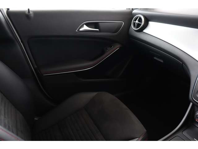 メルセデスベンツ ＧＬＡクラス ＧＬＡ１８０　スポーツ H28年 (近畿) 99