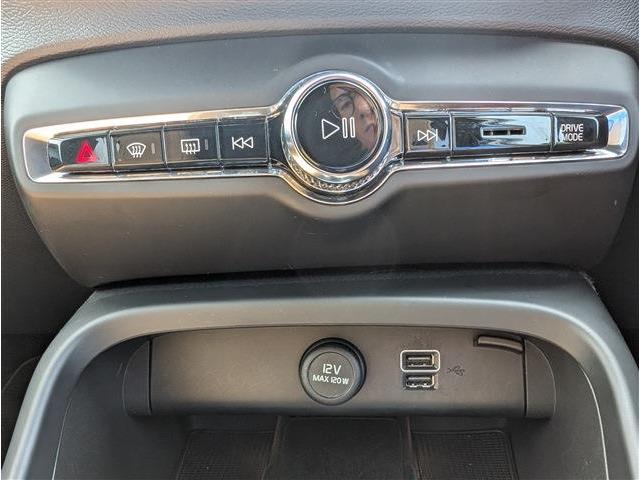 ボルボ ＸＣ４０ Ｂ４ ＡＷＤ インスクリプション ４ＷＤ R3年 (東北) 99