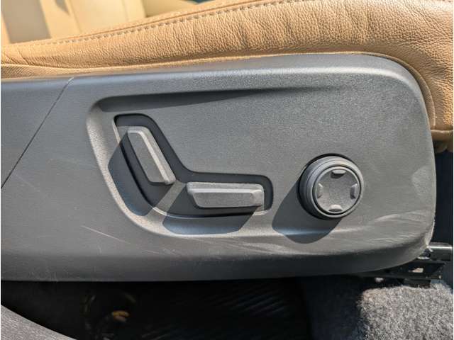 ボルボ ＸＣ４０ Ｂ４ ＡＷＤ インスクリプション ４ＷＤ R3年 (東北) 99