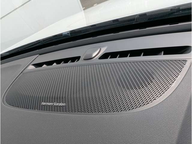 ボルボ ＸＣ４０ Ｂ４ ＡＷＤ インスクリプション ４ＷＤ R3年 (東北) 99