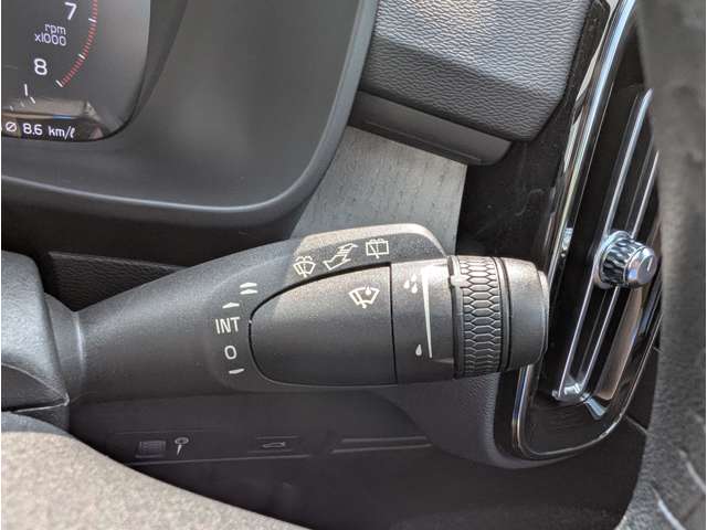 ボルボ ＸＣ４０ Ｂ４ ＡＷＤ インスクリプション ４ＷＤ R3年 (東北) 99