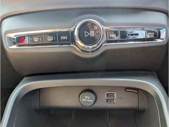 ボルボ ＸＣ４０ Ｂ４ ＡＷＤ インスクリプション ４ＷＤ R3年 (東北) 99