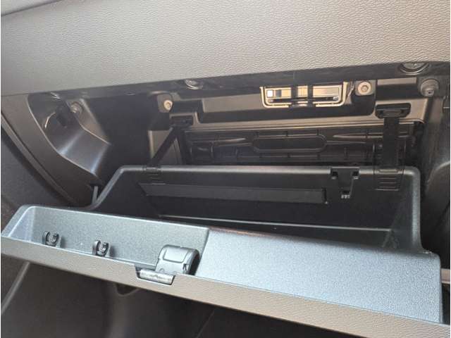 ボルボ ＸＣ４０ Ｂ４ ＡＷＤ インスクリプション ４ＷＤ R3年 (東北) 99