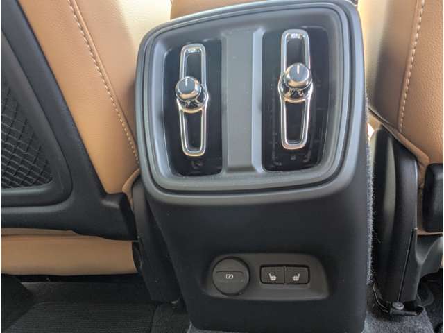 ボルボ ＸＣ４０ Ｂ４ ＡＷＤ インスクリプション ４ＷＤ R3年 (東北) 99