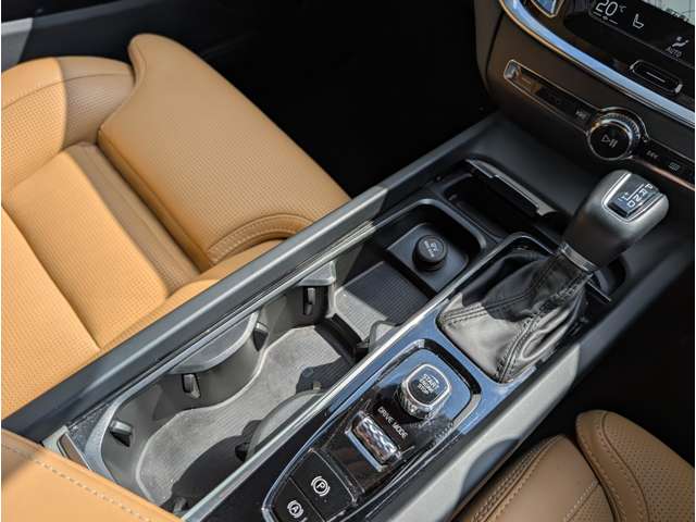 ボルボ Ｖ６０ Ｔ５　インスクリプション R1年 (東北) 99