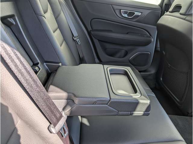 ボルボ Ｖ６０ Ｔ５　モメンタム R2年 (東北) 99