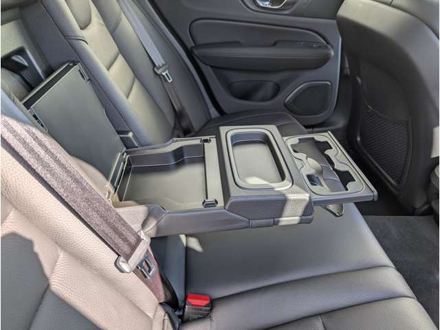 ボルボ Ｖ６０ Ｔ５　モメンタム R2年 (東北) 99