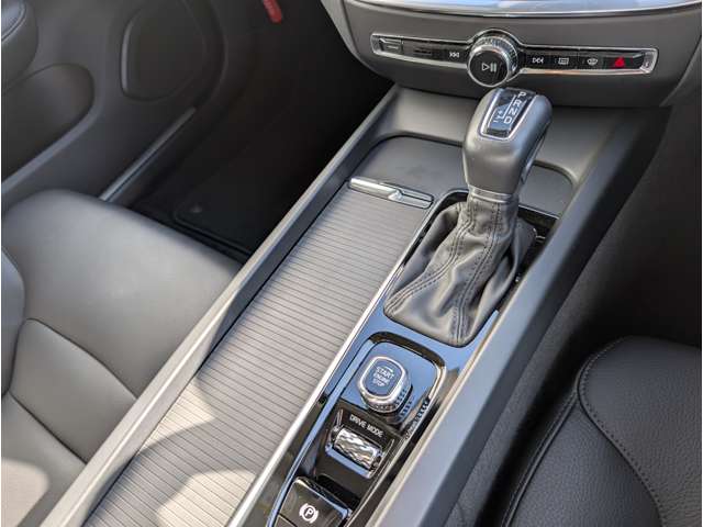 ボルボ Ｖ６０ Ｔ５　モメンタム R2年 (東北) 99