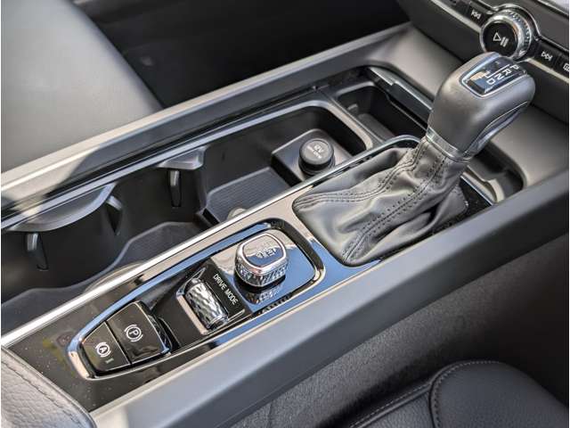 ボルボ Ｖ６０ Ｔ５　モメンタム R2年 (東北) 99