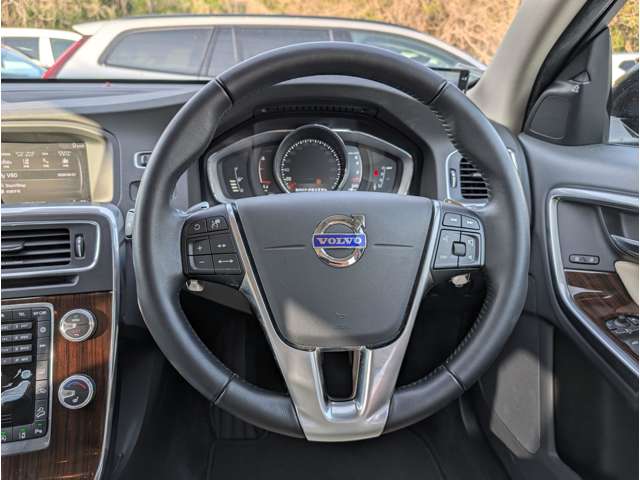 ボルボ Ｖ６０クロスカントリー Ｔ５ ＡＷＤ クラシック ４ＷＤ H30年 (東北) 99