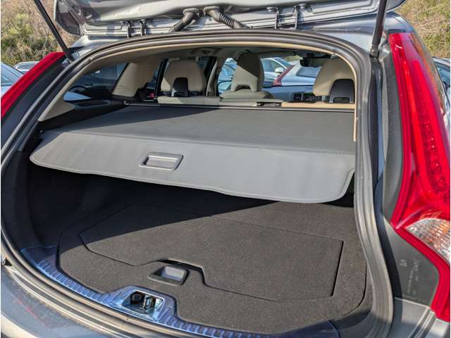 ボルボ Ｖ６０クロスカントリー Ｔ５ ＡＷＤ クラシック ４ＷＤ H30年 (東北) 99