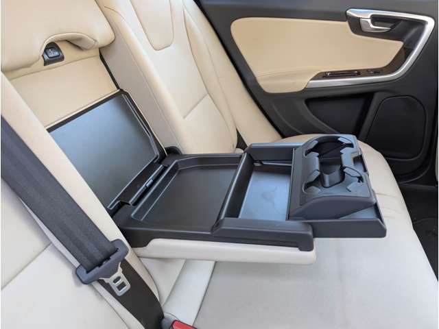 ボルボ Ｖ６０クロスカントリー Ｔ５ ＡＷＤ クラシック ４ＷＤ H30年 (東北) 99
