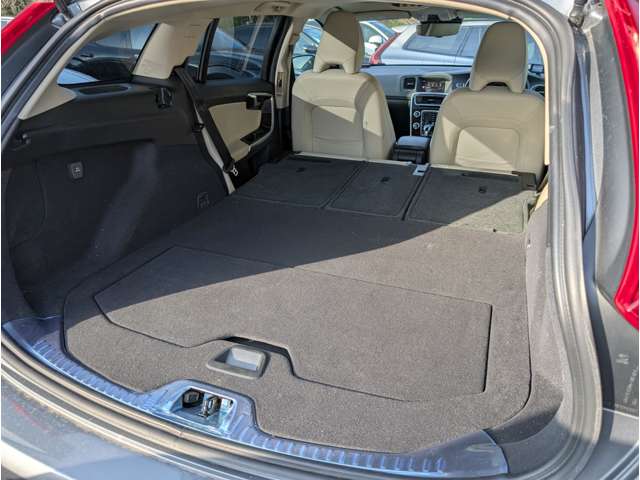 ボルボ Ｖ６０クロスカントリー Ｔ５ ＡＷＤ クラシック ４ＷＤ H30年 (東北) 99