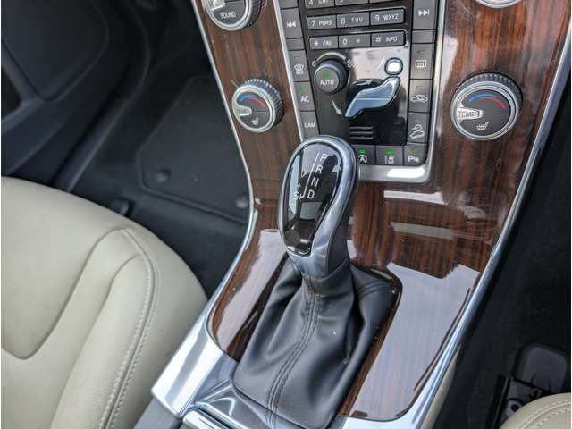 ボルボ Ｖ６０クロスカントリー Ｔ５ ＡＷＤ クラシック ４ＷＤ H30年 (東北) 99