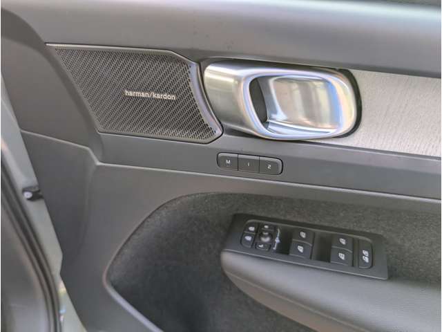 ボルボ ＸＣ４０ ウルトラ Ｂ４ ＡＷＤ ４ＷＤ R6年 (東北) 99