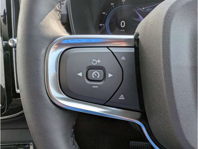 ボルボ ＸＣ４０ ウルトラ Ｂ４ ＡＷＤ ４ＷＤ R6年 (東北) 99