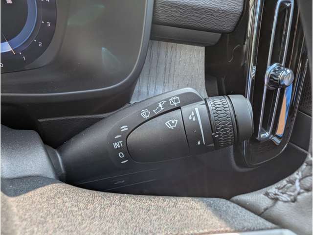 ボルボ ＸＣ４０ ウルトラ Ｂ４ ＡＷＤ ４ＷＤ R6年 (東北) 99