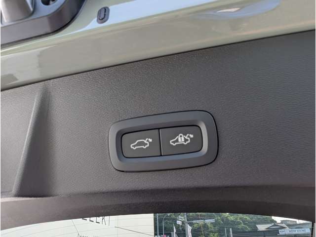 ボルボ ＸＣ４０ ウルトラ Ｂ４ ＡＷＤ ４ＷＤ R6年 (東北) 99