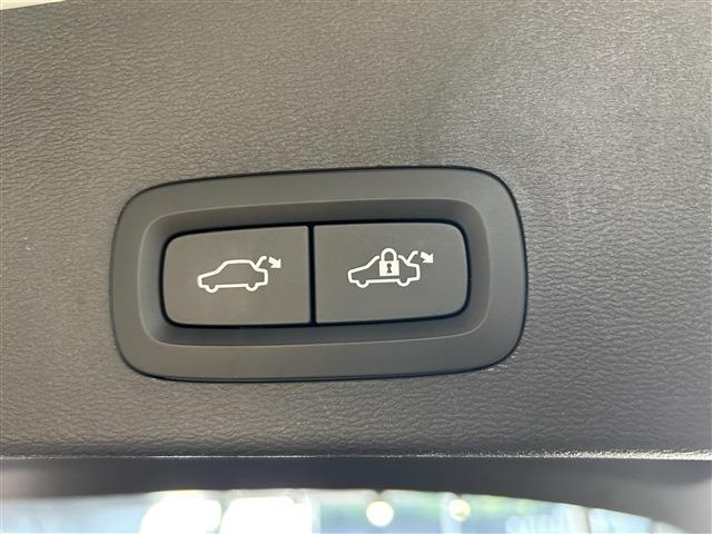 ボルボ ＸＣ４０ Ｔ５ ＡＷＤ Ｒデザイン ４ＷＤ H30年 (東北) 99